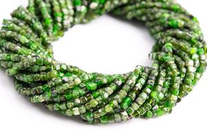 ลูกปัดพลอยโครมไดโอไซด์แท้จากรัสเซีย สีเขียว ขอบเจียรเหลี่ยม รูปทรงลูกบาศก์ สำหรับทำเครื่องประดับ - Product Image 5