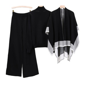 ชุดถักนิตติ้งแนวลำลองของผู้หญิง3ชิ้น, ผ้าคลุมไหล่สีล้วนเสื้อคอกลมแขนยาวกางเกงขายาวแฟชั่นสไตล์วินเทจสำหรับฤดูหนาว - Product Image 6