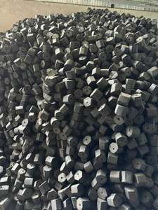 Charbon de bois de sciure de bois dur 100% naturel, briquettes hexagonales fabriquées à la machine, faible fumée, cendres, 4-6 heures de combustion, 7000-8000 kcal/kg - Product Image 2