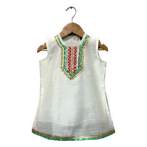 Conjunto de Top para Niña con Pantalones Palazzo Blancos y Rosas, Sin Mangas, Adornados, de Poliéster - Product Image 5