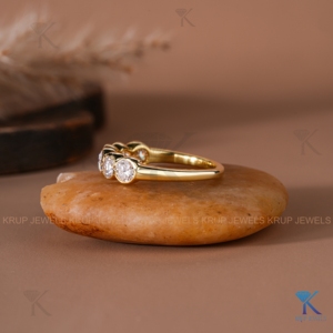 แหวนแต่งงานครบรอบแบบมินิมอลลิสต์ ทองคำขาวประดับเพชรแล็บโกรว์ทรงบริลเลียนท์คัท ครึ่งวง แบบขายส่งและสั่งทำได้ - Product Image 2