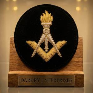 Emblema Masónico Personalizado Bordado a Mano con Hilo de Oro, Compás Cuadrado Redondo, Antorcha, Insignia Hecha a Mano para Blazer de Logia Masónica - Product Image 1