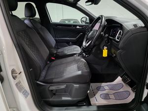 ข้อเสนอสุดคุ้ม ปี 2022 T-R0C 1.5 TSI R-LINE แฮทช์แบ็ก - Product Image 2