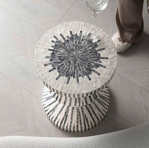 Table d'appoint moderne avec incrustation MOP et design en coquillages Capiz, mobilier contemporain pour salon, accent décoratif en résine fait main - Product Image 5