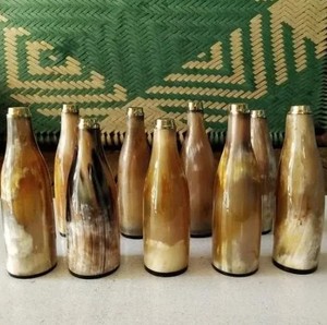 Bouteille d'eau au design créatif en forme de corne pour boire de l'eau, du jus, du lait, des boissons gazeuses, des boissons froides, bouteille d'aventure en plein air - Product Image 4