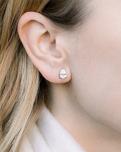 Boucles d'oreilles clous Betterstar personnalisées en diamant taille poire à trois griffes, bijoux en diamant de laboratoire IGI de grand carat - Product Image 3