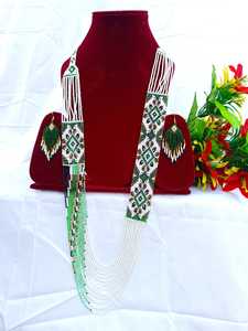Ensemble de colliers élégants en perles de verre avec un design de perles colorées pour les collections de bijoux de mode en vente au détail - Product Image 5