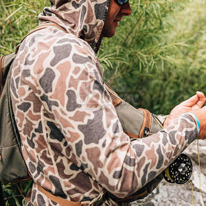 Conçus pour le mouvement, ces sweats à capuche pour hommes offrent une coupe extensible, idéale pour la course à pied, la salle de sport et l'entraînement en plein air. - Product Image 3