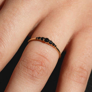 Anillo Delicado con Bisel de Ónix Negro Natural de Diseño Único, Plata de Ley 925, Anillo de Compromiso Minimalista, Regalo de Joyería - Product Image 2