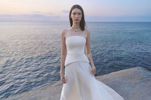 Blouses et chemises élégantes en lin de qualité supérieure pour femmes, style corset peplum sans manches, collection haute couture ODM, fabriquées au Vietnam - Product Image 2