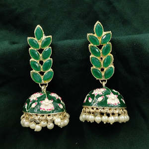 Pendientes de Perlas Jhumka Florales Premium de JeweleMarket con Cuentas, Diseño Floral Elegante y Detalle de Cuentas - Product Image 1