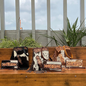 โอดีเอ็มกระเป๋าถือและคลัทช์สำหรับผู้หญิงกระเป๋าถือหนังวัวสะพายไหล่ดีไซน์หรูหราทำมือออกแบบได้ตามต้องการ - Product Image 4