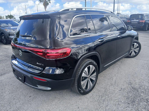 PRIMERA PROPIETARIA, MERCEDES-BENZ EQB 300 4MATIC 2024 USADO, SUV NEGRO EN BUEN ESTADO - Product Image 1