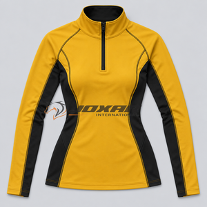 Camisetas de capa base premium para equitación que combinan tela suave al tacto, control de la humedad y un estilo moderno para el uso ecuestre diario. - Product Image 4