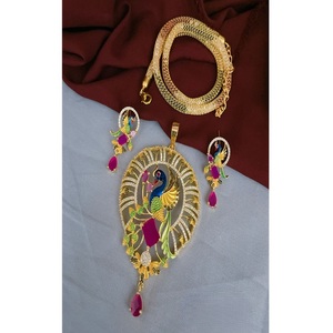 Conjunto de Collar y Pendientes de Latón con Baño de Oro y Circonitas de Calidad Premium, Diseño Radiante, para Bodas, Mujeres, Hindúes - Product Image 1