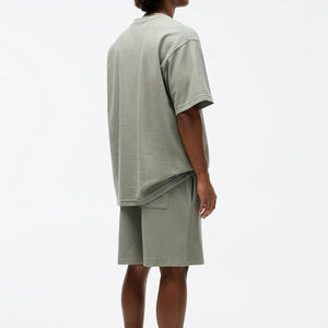 Ensemble t-shirt et short pour homme, vert sauge, imprimé, tissu léger et respirant, tenue décontractée d'été en deux pièces - Product Image 2
