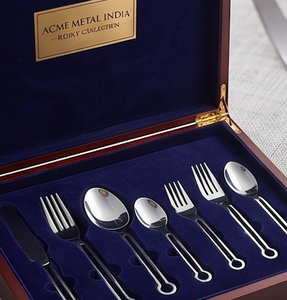 Ensemble de couverts minimalistes en satin Loop, acier inoxydable satiné mat, résistant à la rouille, passe au lave-vaisselle, vaisselle de mariage et de restaurant - Product Image 4