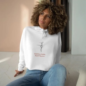 Sudadera con Capucha Crop ODM |   Camiseta 100% Algodón Ecológica con Ilustración de Danza y Logotipo Frontal, Manga Larga - Product Image 1