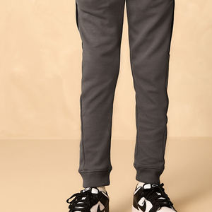 Survêtement personnalisé avec logo imprimé pour garçons / Collection Hiver 2026 – Tenues tendance à fermeture éclair à prix abordable - Product Image 4