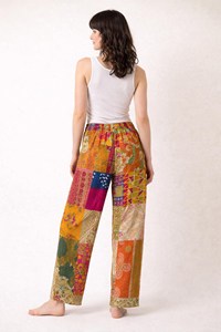 Pantalones Palazzo Anchos de Algodón con Parches Kantha Hechos a Mano por Jaiftextiles, Estilo Boho, Talla Única Unisex, con Cordón Ajustable y Cintura Alta - Product Image 3