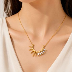 Collar Celestial Sunburst con Colgante de Zirconia para Marcas de Joyería de Boutique - Product Image 5