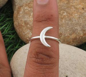 Anillo de Plata de Ley 925 con Forma de Luna Creciente, Joyería Celestial Minimalista, Anillos Delicados de Luna y Estrella para Mujer, Regalo de Cumpleaños para Chica - Product Image 3