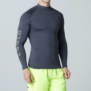 Chemise de sport à manches longues pour homme, en spandex et polyester gris, à séchage rapide, avec protection contre les éruptions cutanées - Product Image 2