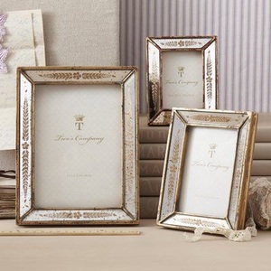 Cadre photo miroir doré de style vintage de luxe avec verre gravé floral antique élégant pour une décoration élégante de la maison et du bureau - Product Image 2