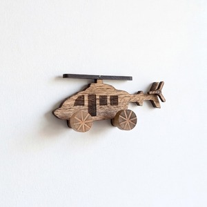 Cintres classiques en bois massif avec logo personnalisé, style européen, finition laquée de haute qualité, crochet métallique pivotant chromé durable - Product Image 1