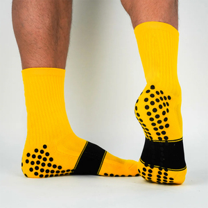 Chaussettes de football antidérapantes personnalisées, couleur jaune, coton, silicone, impression en caoutchouc antidérapant, chaussettes de sport, chaussettes de football athlétiques - Product Image 5
