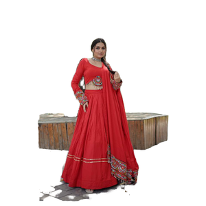 Reyon Atractivo Lehenga Choli para mujer con trabajo de espejo real Gota-Patti Set - Product Image 1