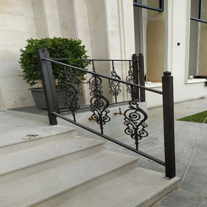 Barandilla Artística de Hierro Forjado para Escaleras: Estética de Lujo Excepcional y Máxima Seguridad para Decoración Arquitectónica Moderna del Hogar - Product Image 3