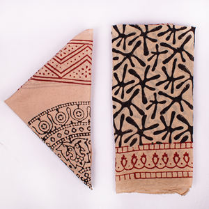 Bandana carrée bohème de luxe en coton, faite à la main, avec teintures naturelles écologiques, imprimée au bloc à la main style Bagaru, unisexe, pour le cou ou comme sac de voyage - Product Image 4