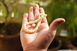 Tasbih de prière islamique de haute qualité en os de buffle, 100 perles, forme naturelle, éco-responsable, fait main, Subha musulmane, prix bas - Product Image 3