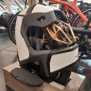 Monocycle électrique pour adulte, scooter à une roue, véhicule de transport urbain, noir et orange - Product Image 1