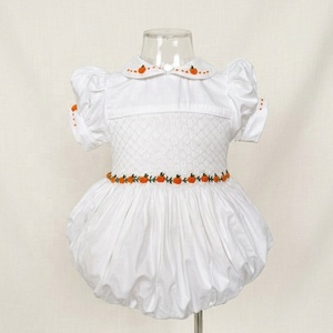 Mitexco Combinaison à volants pour bébé fille, brodée à la main, avec broderie citrouille, col Peter Pan, collection automne boutique - Product Image 2