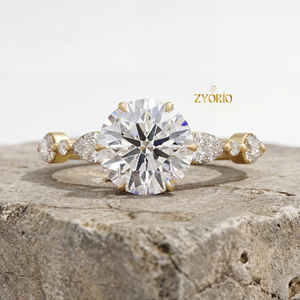 แหวนหมั้นเพชรทรงกลมเพาะเลี้ยงในห้องปฏิบัติการ 1.92 กะรัต พร้อมเพชรทรงมาร์คีส์และทรงกลมด้านข้าง เงินแท้ 925 สำหรับงานแต่งงาน - Product Image 2