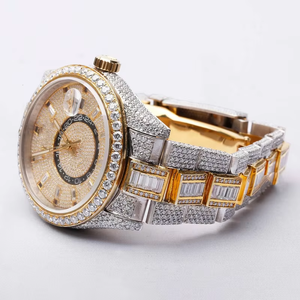 Montre en moissanite de qualité supérieure avec des pierres étincelantes et un savoir-faire de haute qualité pour un aspect élégant, en provenance d'Inde. - Product Image 3