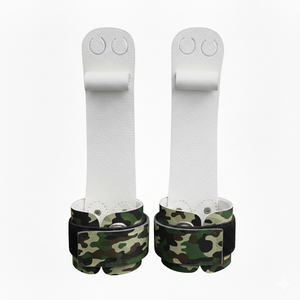 Poignées de gymnastique à 2 trous en cuir respirant de qualité supérieure pour une durabilité longue durée - Product Image 1
