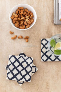 Ensemble de dessous-de-verre carrés en os incrusté avec motif géométrique noir et blanc, tapis de table antidérapants pour la décoration du café et de la salle à manger - Product Image 2