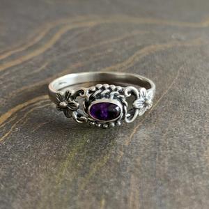 Anillo de Amatista de 2.0 Gramos, Conjunto de Joyería Fina - Product Image 1