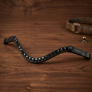 Frontal de cheval en cuir épais de qualité supérieure, fait sur mesure, avec cristaux carrés noirs et chaîne Mega Bling. - Product Image 6