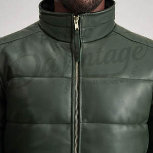 Blouson matelassé en cuir vert forêt pour homme, col montant, doudoune d'hiver en similicuir rembourrée avec bordures côtelées - Product Image 5