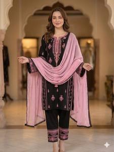 Elegante Conjunto de Salwar Kameez de Rayón Bordado con Dupatta de Georgette para Mujer - Ideal para Fiestas, Bodas y Graduaciones - Product Image 2