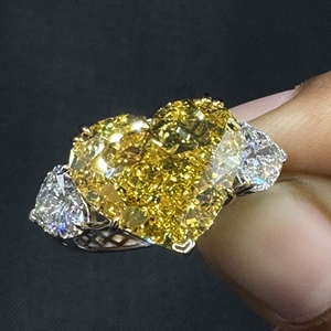Anillo Premium de Oro Blanco de 10k, Joyería Fina Clásica para Ocasiones Especiales, Celebraciones de Boda y Colección de Regalos - Product Image 5