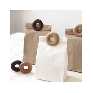 Clip de scellage en bois design moderne, 2 couleurs différentes, fait main, en hêtre, emballé pour la vente en gros par fournisseur - Product Image 5