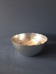 Tazón Ovalado de Acero Inoxidable de Diseño Artístico y Ecológico para el Hogar Moderno y Uso Alimentario, Artesanía Única, Acabado Pulido - Product Image 3