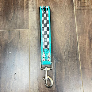 Fábrica al por mayor OEM ODM diseño personalizado tablero de ajedrez a cuadros perro plomo cuero genuino mascota plomo perro tráfico plomo para uso al aire libre - Product Image 3