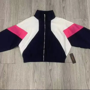 Ensemble de survêtement léger personnalisé pour femme en nylon avec fermeture éclair intégrale, veste courte imprimée coupe-vent et short imperméable à séchage rapide - Product Image 1