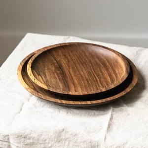 Plato de madera de nogal tallado a mano, decoración de cocina estilo rústico por blossom craft india - Product Image 1